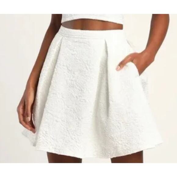 LULU'S SZ S white jacquard pleated pockets A line mini skirt NEW B142 - Picture 1 of 7
